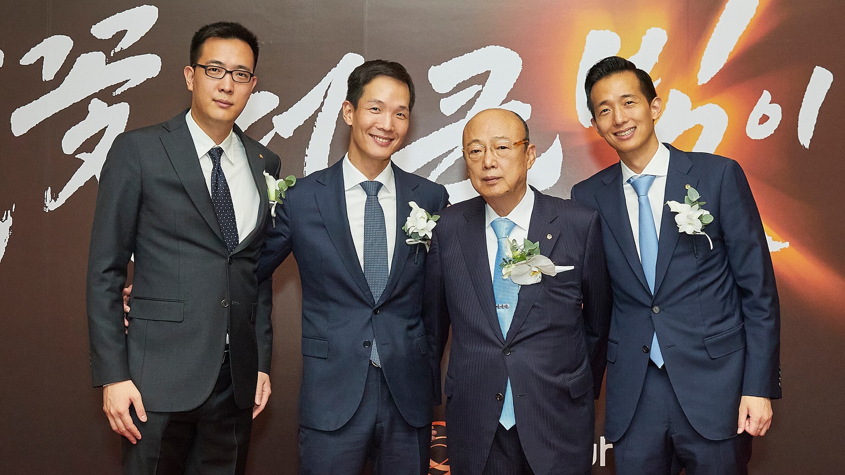 한화솔루션의 ‘빚 갚는 유증’ 뒤 오너 일가는 보수 늘렸다