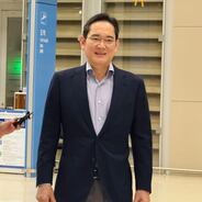 Samsung chief returns from US, eyes 2026 business preparations