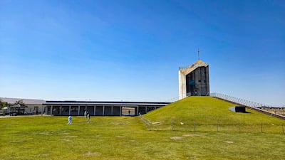 ‘성지’는 다 산에 있다? 넓고 푸른 평원 위 ‘신리성지’