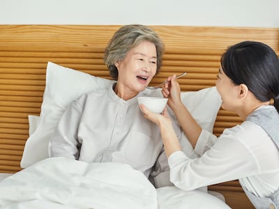 거동 불편해 도움 받아야 하는데.. 3가지 선택지 한눈에 비교