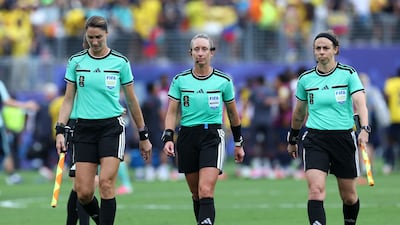 美 메이저리그, 日 고시엔… ‘금녀의 땅’에서 심판 보는 그녀들