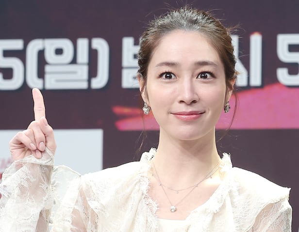 Past Audition Winners Battle in ‘1st Singer’