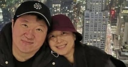 Jung Hyung Don Addresses False Rumors About Mother’s Funeral & Wife’s Absence Jung Hyung Don Addresses False Rumors About Mother’s Funeral & Wife’s Absence