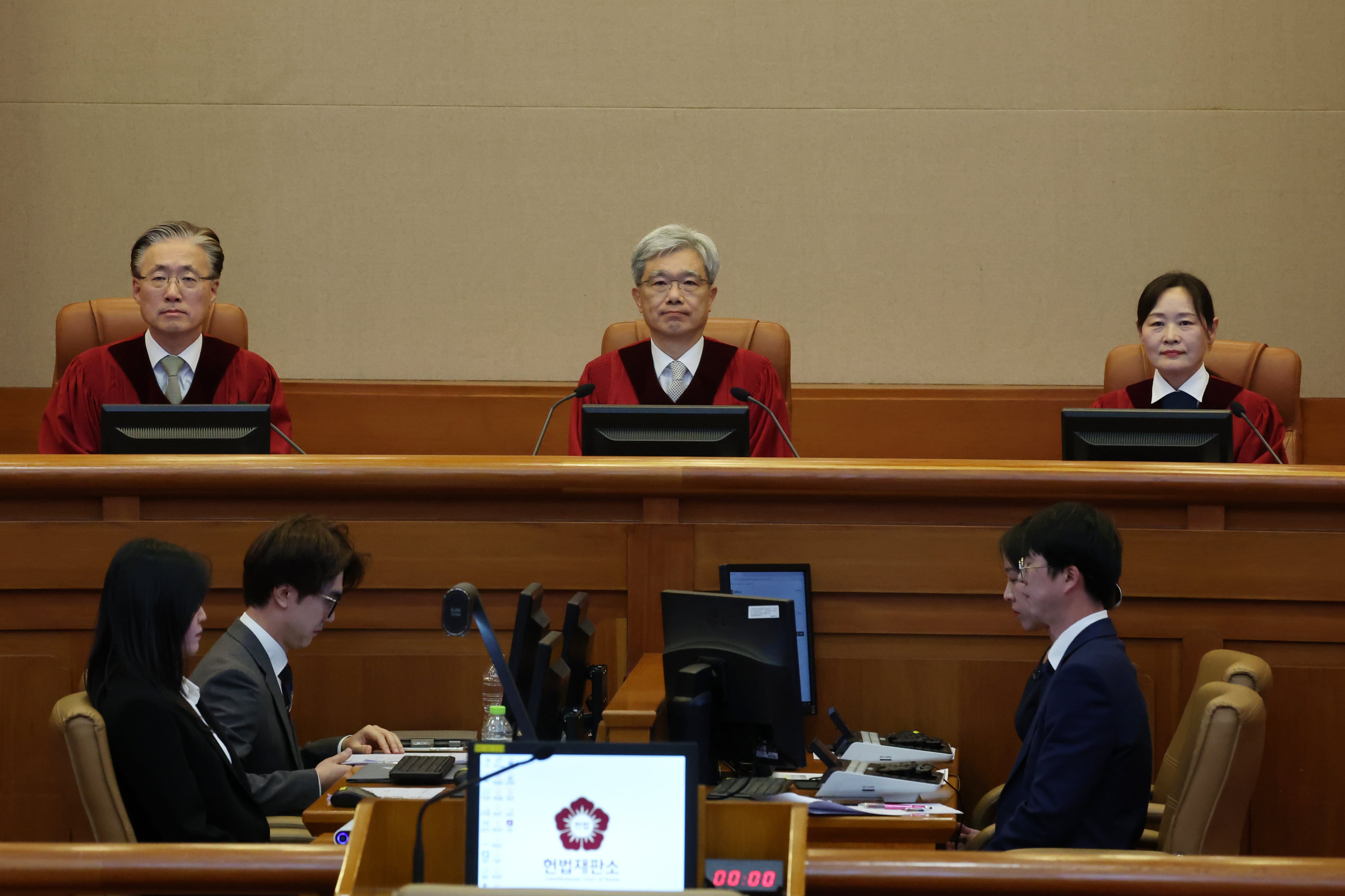 ‘재판소원 1호’ 녹십자 사건 공개 변론… 심리 불속행 기각 두고 공방