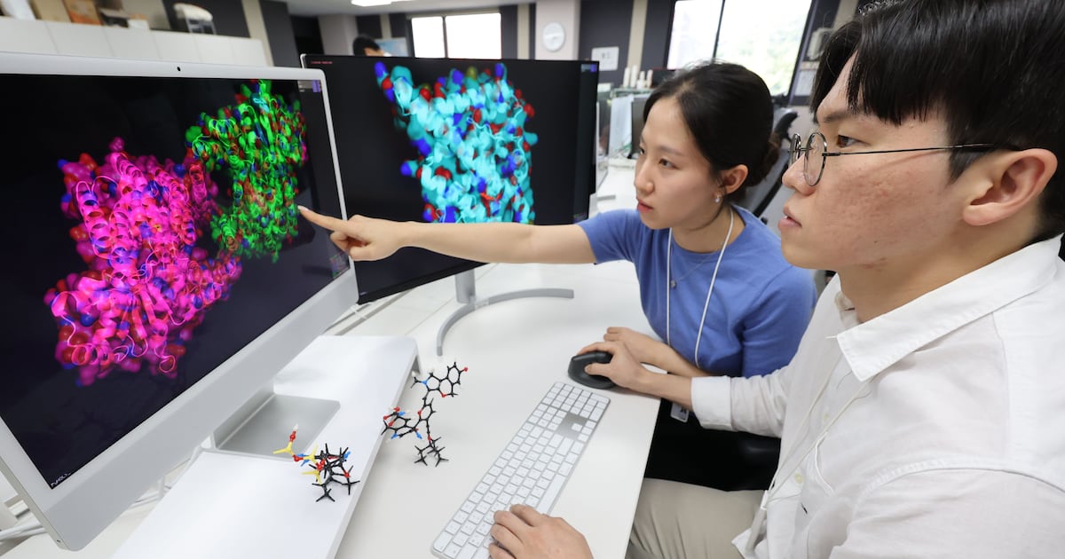 신약 개발 10→2년... AI 무장한 K바이오, 해외 누빈다 - 뉴스 썸네일 이미지