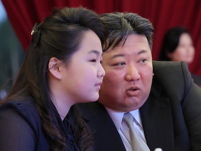 국정원 “김정은 140kg대 초고도비만, 주애 160cm, 50kg 넘어”