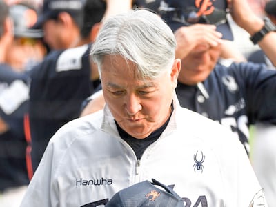 ‘3金’ 이어 ‘올림픽 金’ 감독도 못 버텼다
