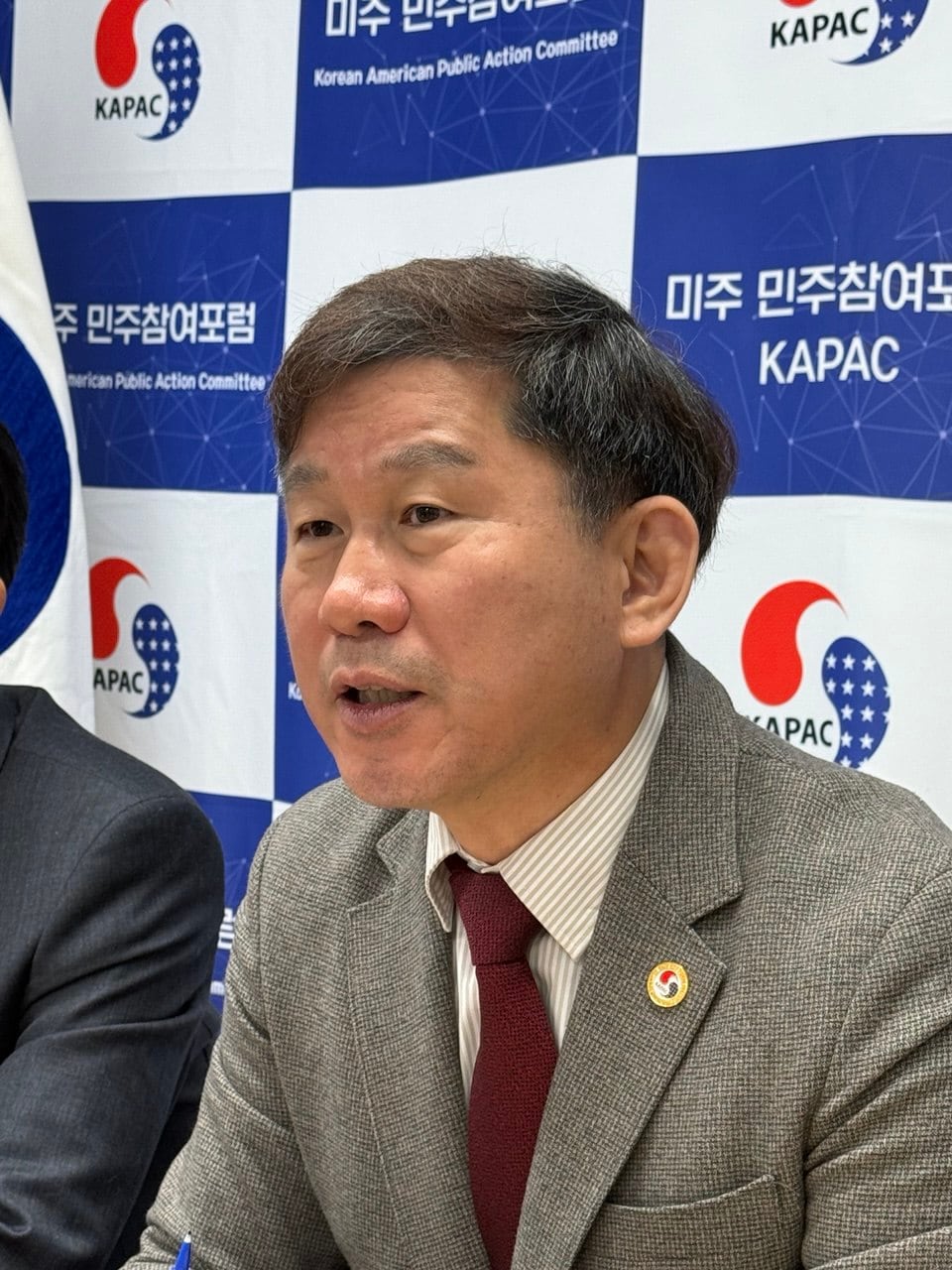 최광철 미주민주참여포럼(KAPAC) 대표가 14일 워싱턴 DC 인근에서 한국 취재진과 간담회를 하고 있다. /박국희 특파원