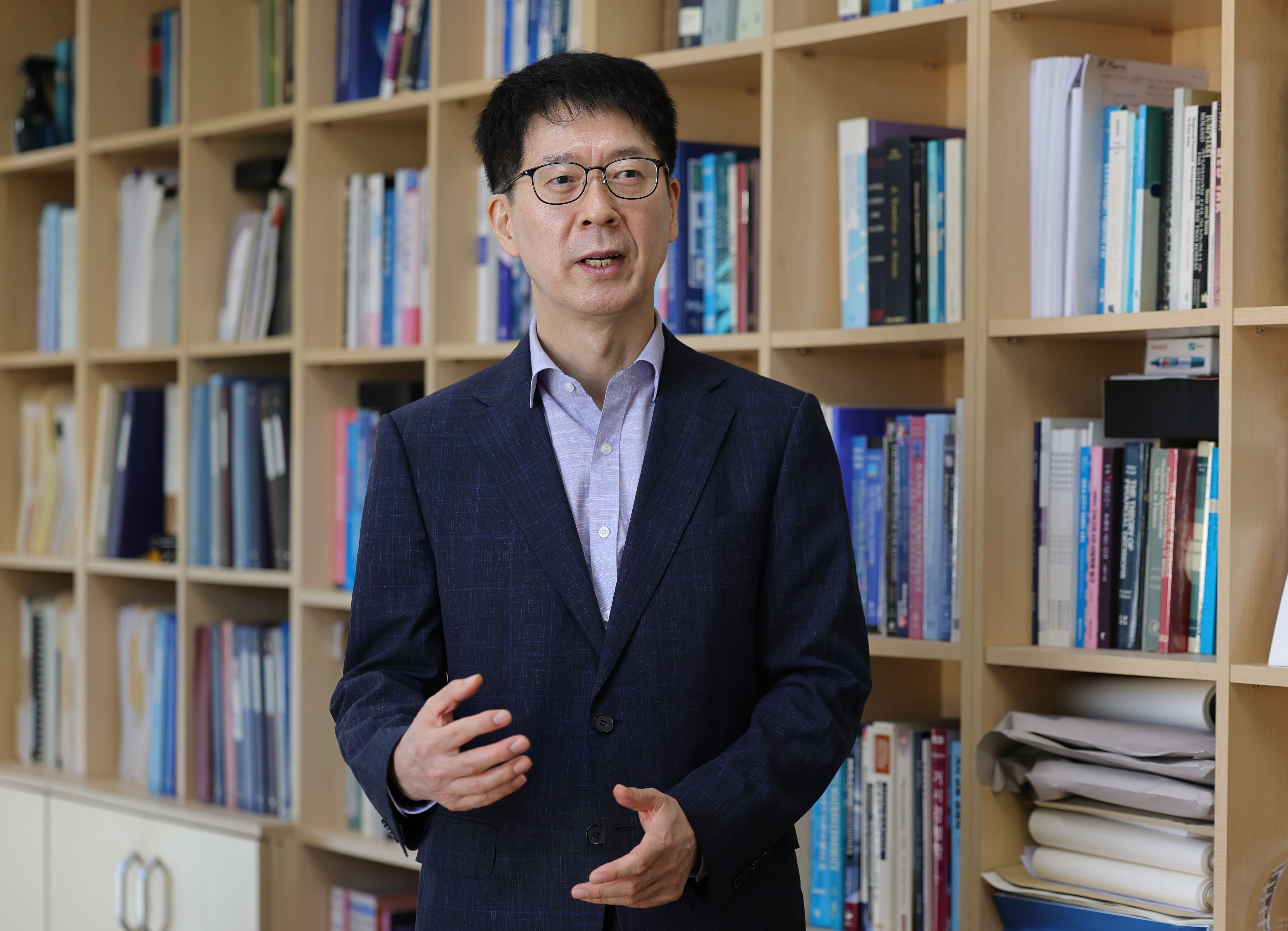 차기 한국경제학회장 “나라 빚 늘려 쌓는 미래기금은 불합리…지출 통제라도 독립적으로"