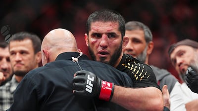 ‘UFC 17연승’ 새 역사… 마카체프, 앤더슨 실바 기록 넘었다