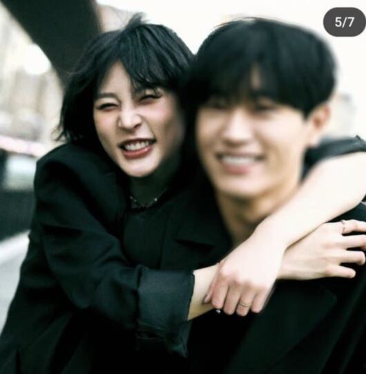 Kim Sae-ron questa volta annuncia il matrimonio? Stretta parentela con un uomo → Speculazioni sulle foto delle nozze post 'Bit Sak'