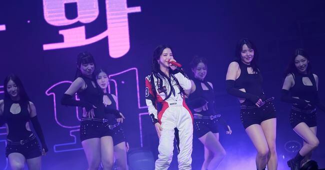 Solar Angel Singer Solar Completes Kaohsiung 'Solaris' Concert, Showcasing Musical Growth
