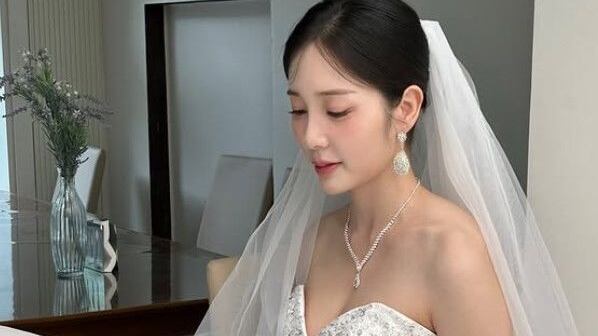 인천탐정사무소 서울탐정사무소 – ‘이용대와 열애설’ 윤채경, 웨딩드레스 자태 공개