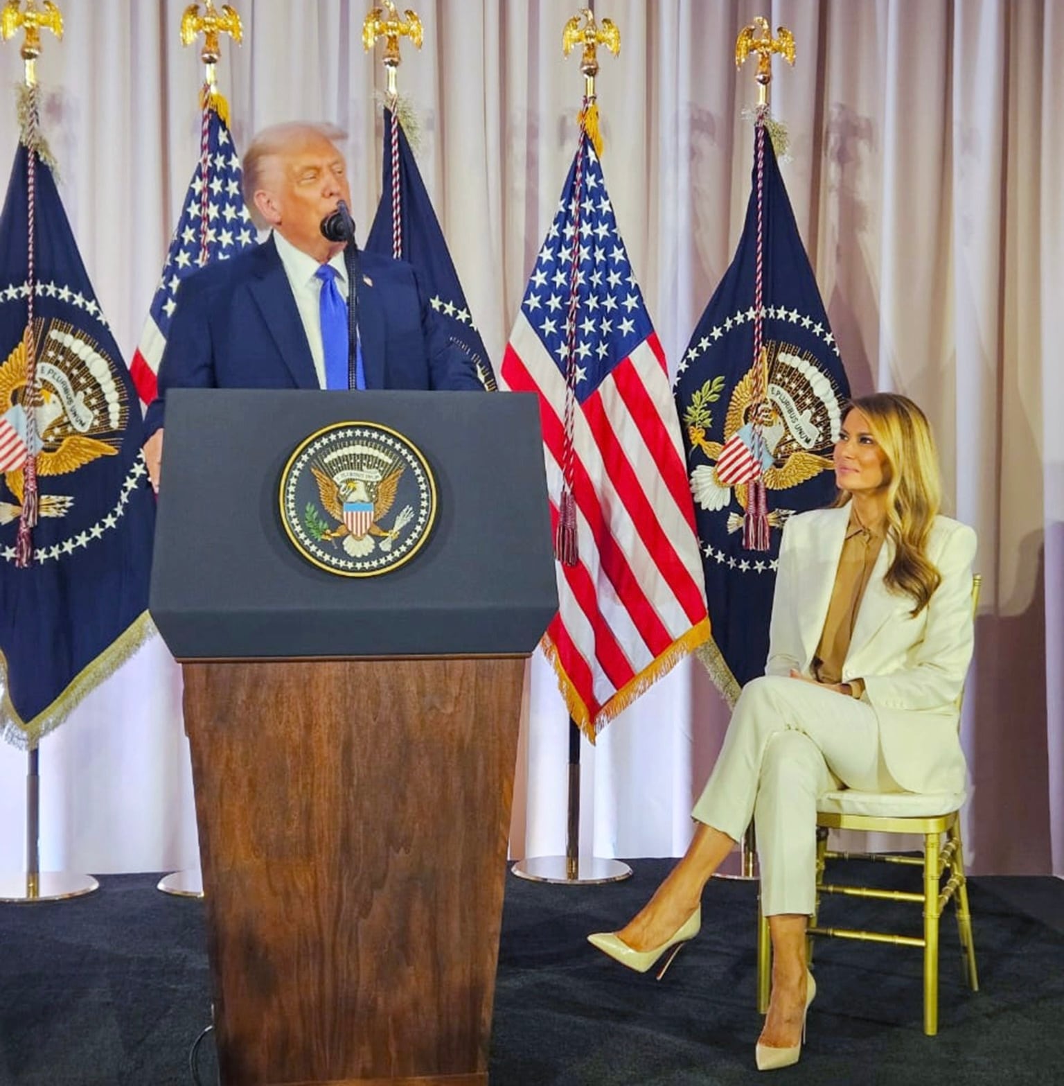 트럼프의 환영 만찬… 백악관 “정상·배우자 145명, 사진 찍으려 수시간 대기“ – 폰테크 달인