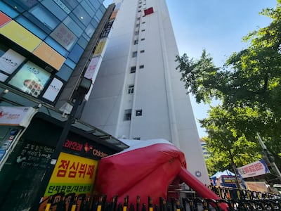 민노총 산하 노조간부 고공농성… 인도 막히고 경찰 24시간 대기
