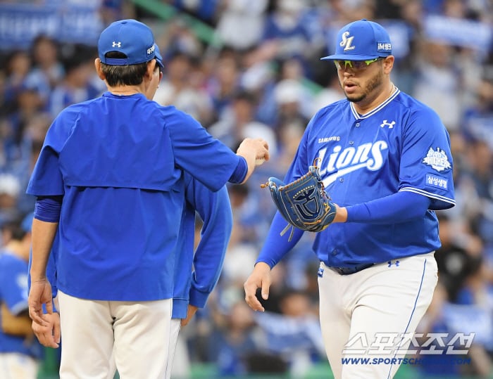 11일 인천 SSG랜더스필드에서 열린 삼성과 SSG의 준PO 2차전. 9회말 3-3 동점 상황에서 후라도가 마무리로 등판하고 있다. 인천=정재근 기자 cjg@sportschosun.com/2025.10.11