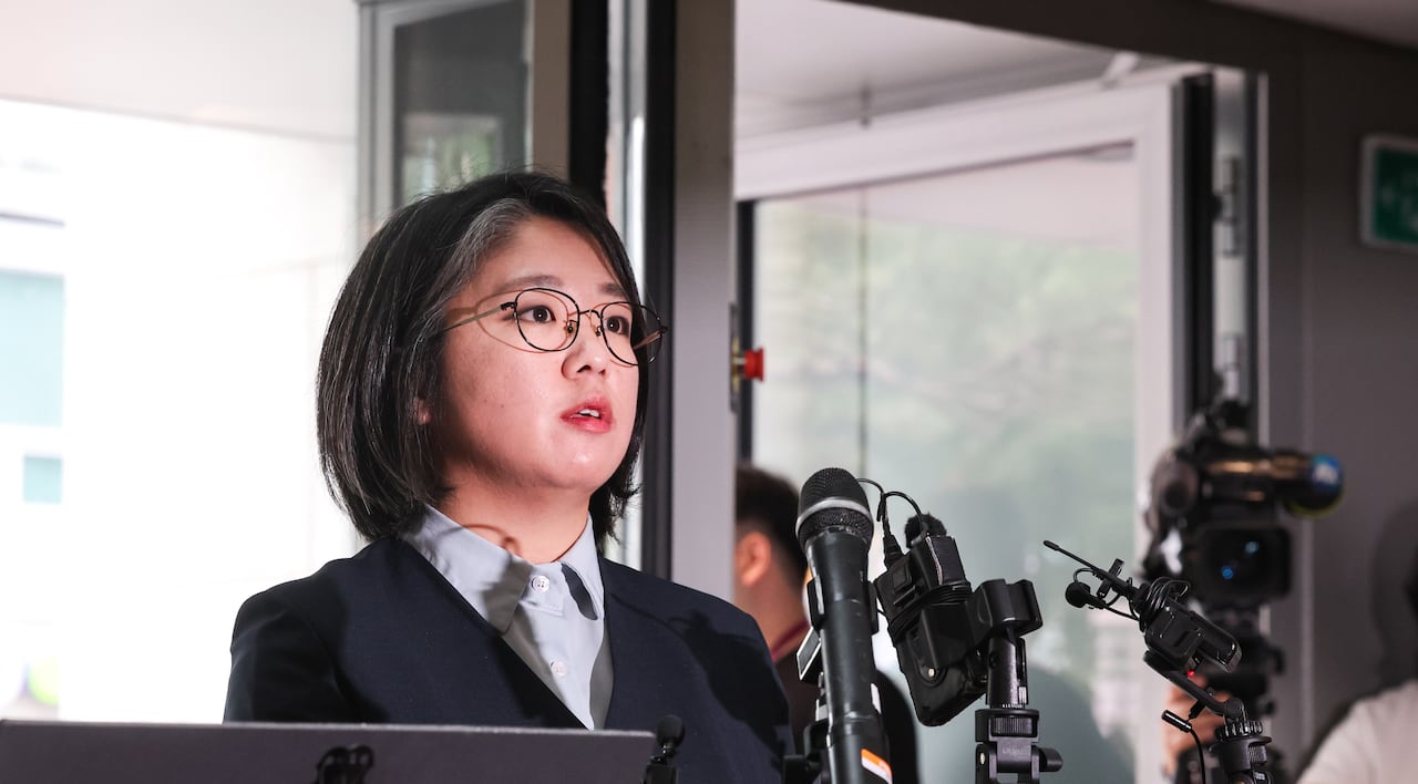 용혜인 성평등가족부 장관 후보자가 2026년 9월 2일 오전 서울 서대문구 한국청소년활동진흥원에 마련된 인사청문회 준비 사무실로 출근하고 있다. /최기웅 기자