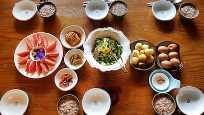 산나물밥에 된장찌개 쓱쓱… 지리산 정기 비벼 먹는 산중 피서