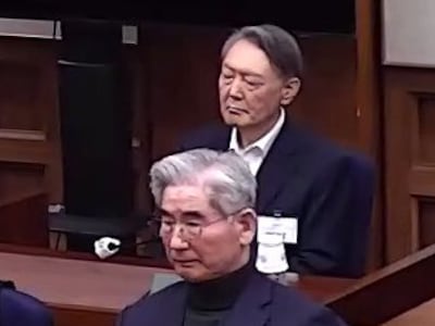 尹·김용현·노상원 내란전담재판부 기피 신청... 재판 멈춰