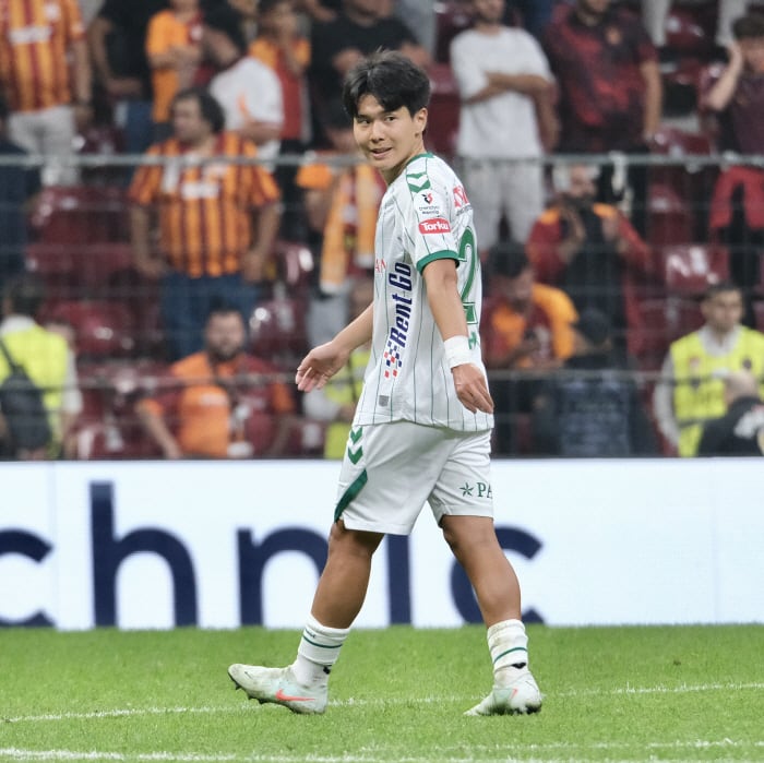 ’韓 미드필더 재능’ 조진호, 드디어 튀르키예 1군 데뷔…”젊고 잠재력이 큰 선수” 칭찬 – 출장용접