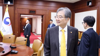 FM Says Multiple Possibilities Remain in Hormuz Ship Attack