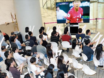 오전 10시 시작하는 월드컵 예선… 4대그룹 ‘근무 중 시청’ 대처법은