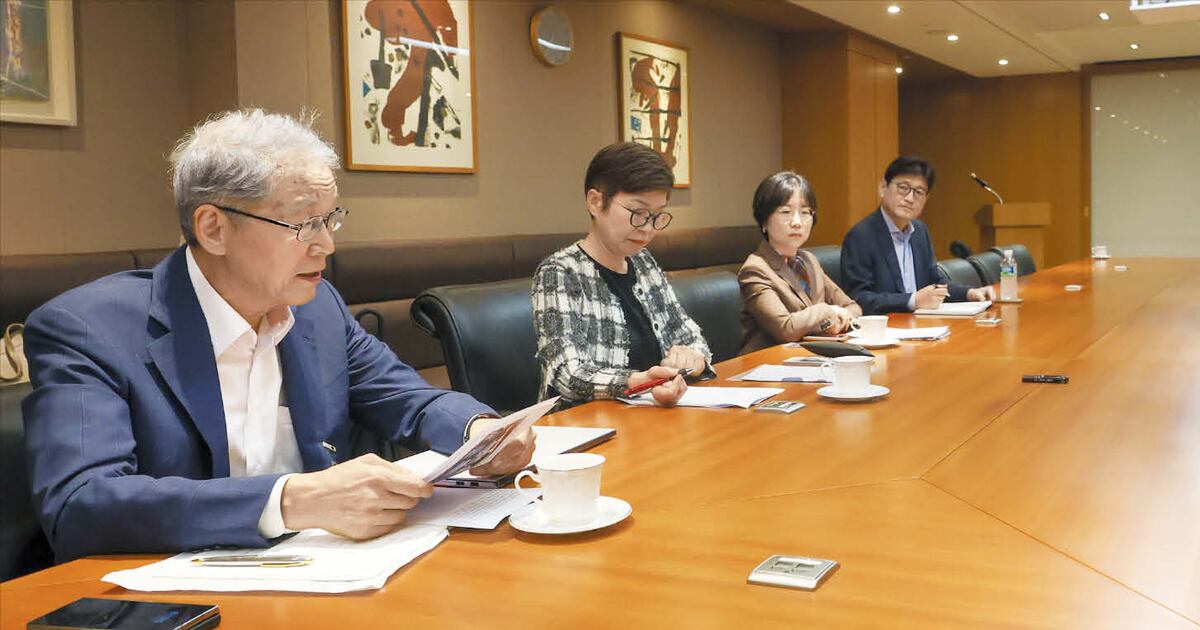 '中 쓰나미 어떻게...' 연속 社說, 우리 산업 위기 명확히 짚고 비전도... - 뉴스 썸네일 이미지