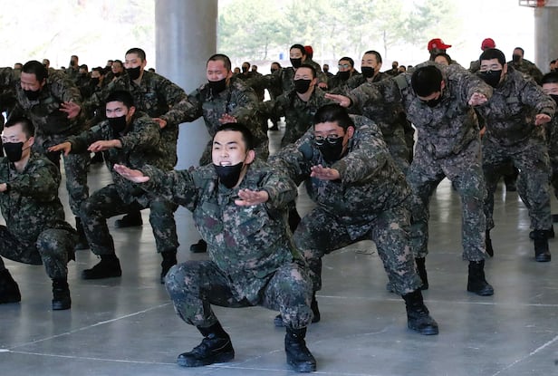 Navy Trainees Endure Intense Fourth-Week Commando Training