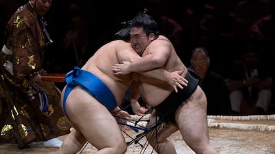 "여름 28일간 단 하루 쉰다니!" 日 스모계, 또 혹사 논란 터졌다..."선수 건강은 1mm도 신경 안 쓰네" 비판 폭주