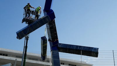 트럼프 꿰찬 케네디 센터의 랜드마크 ‘블루’, 전임 이사장이 구입해 美국립미술관에 전시