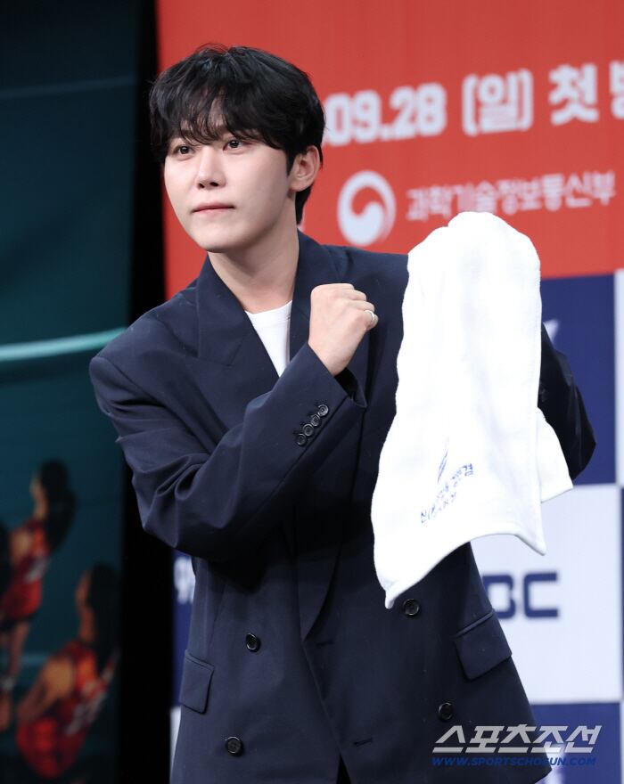 ‘신인감독’ 승관 “세븐틴이 왜 수건드냐고? 여기선 원더독스 매니저일 뿐” – 폰테크 달인