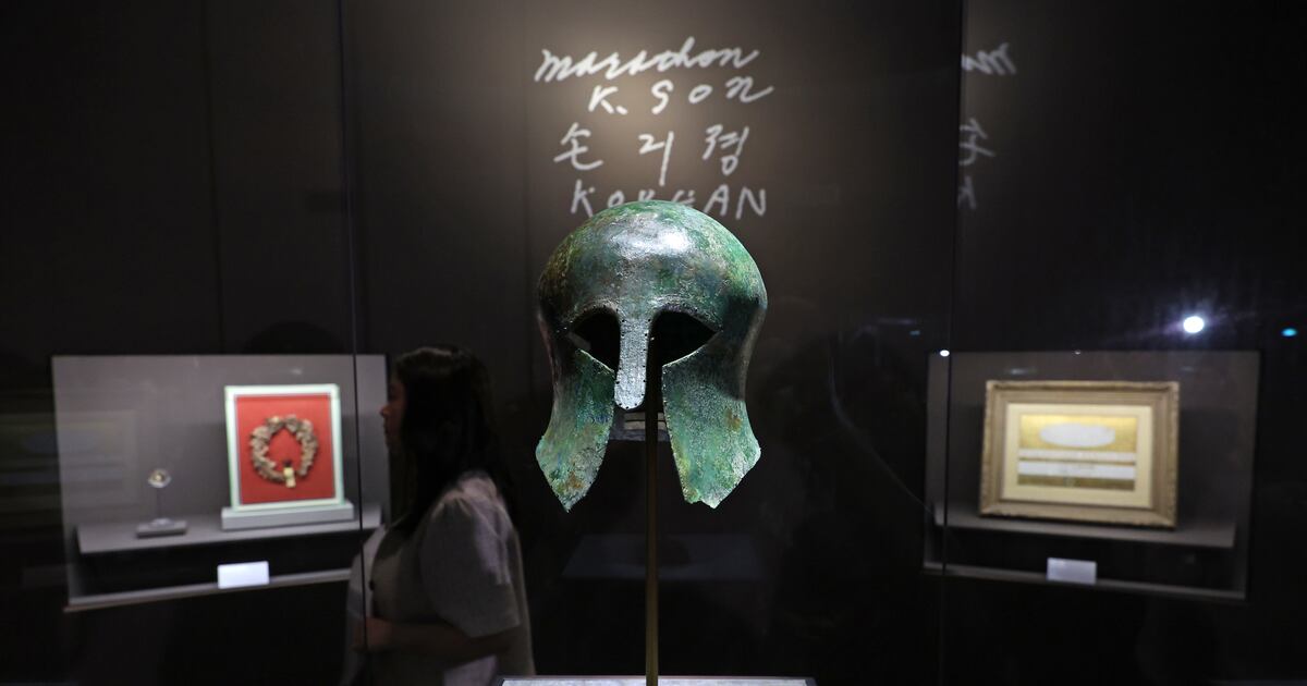 베를린 올림픽 마라톤 우승 투구, 내 것 아닌 ‘민족의 것’