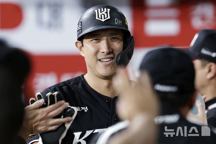 기뻐하는 황재균