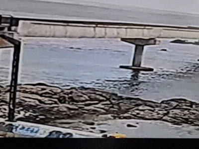 포항 구룡포서 해상 인도교 붕괴...17명 고립됐다 구조