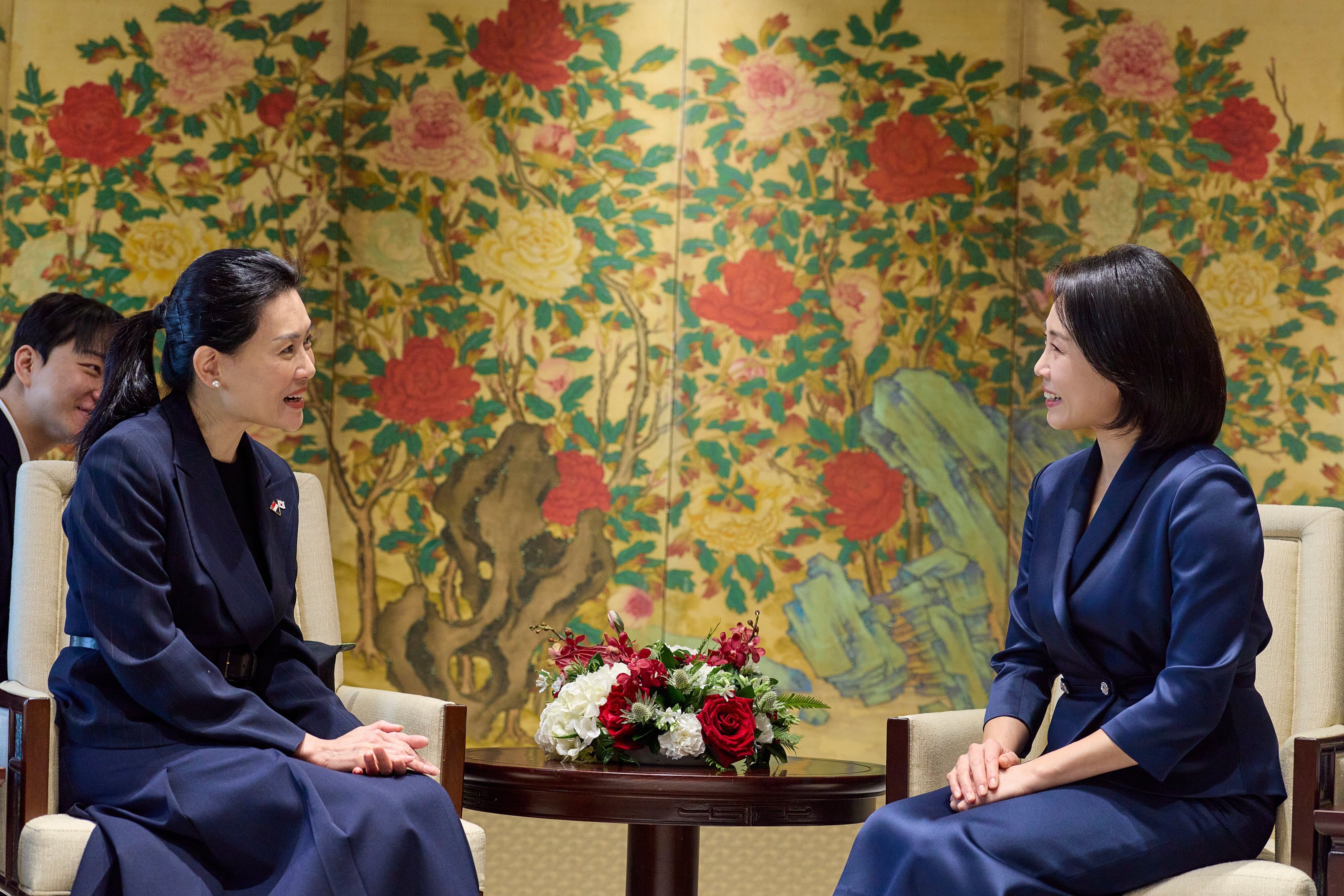 김혜경 여사, 싱가포르 총리 부인과 환담…교육·문화 협력 공감대