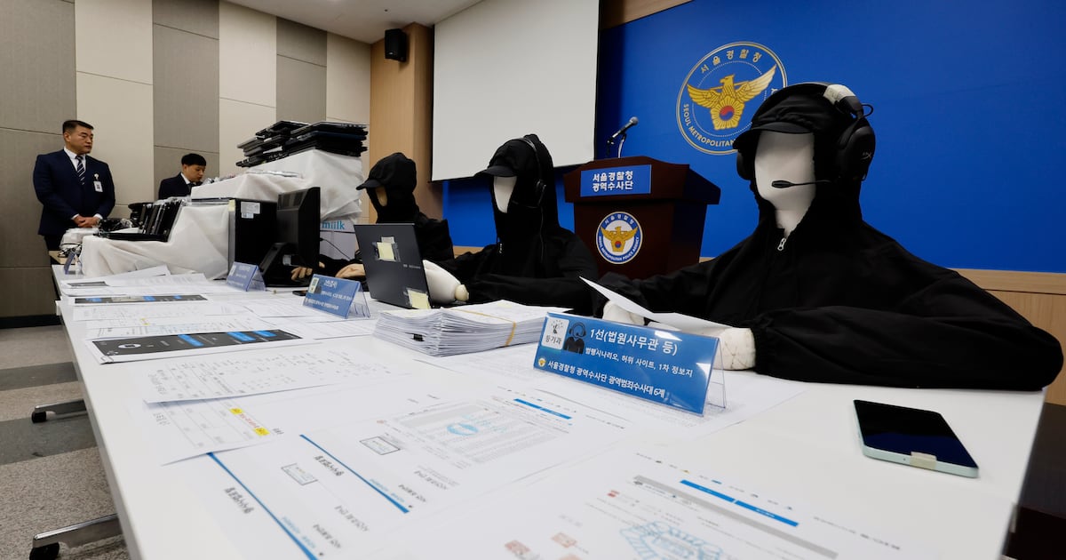 사회초년생에 81억 뜯어내...경찰, 베트남 거점 피싱조직 검거