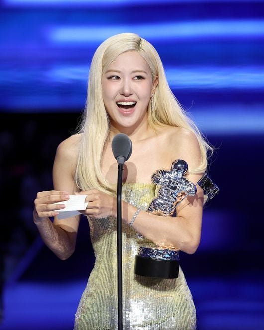 Vmv Rose Rosé secures historic double victory at MTV VMA