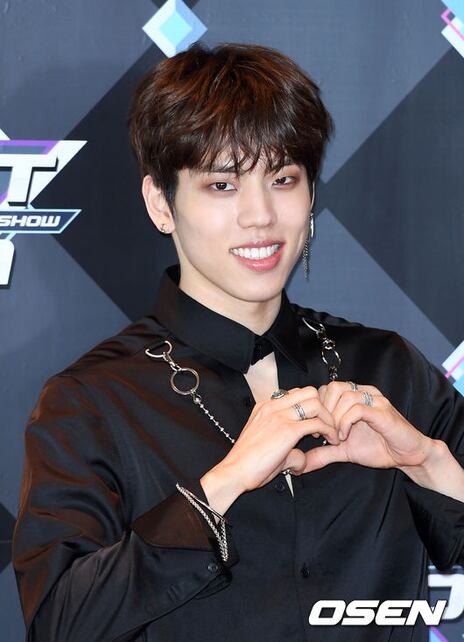 [사진]동우,'달달한 하트'