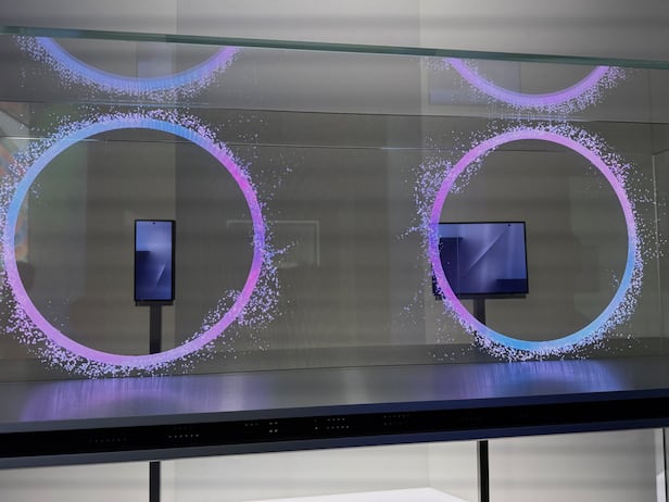 On the 28th, Samsung Electronics unveils the physical model of the 'Tri-Fold Phone, right' at the APEC K-Tech showcase. /Courtesy of Park Ji-min