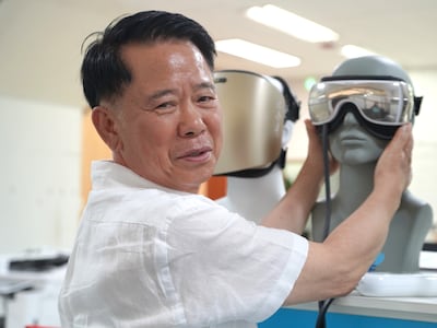 잘 나가던 사업 접고 전재산 50억 쏟아, 안구건조증 어머니 위해 개발한 것