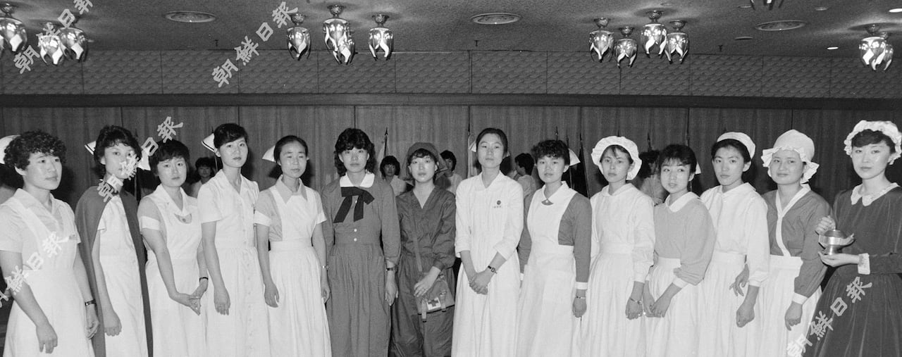 1983년 7월 21일 대한간호협회가 소개한 우리나라 간호사 복장 변화. 오른쪽이 1900년대 초이고 왼쪽으로 갈 수록 현재에 가까워진다.