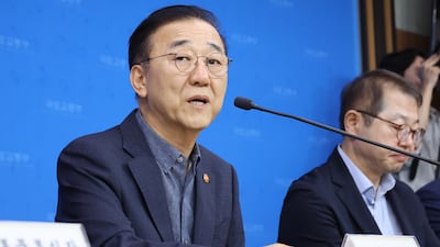 Government Proposes Yongsan Park, Greenbelt Housing Despite Seoul Opposition