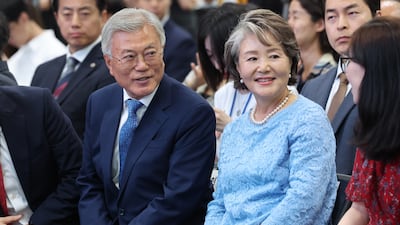 경찰, 김정숙 여사 ‘옷값 특활비 의혹’ 무혐의 결론