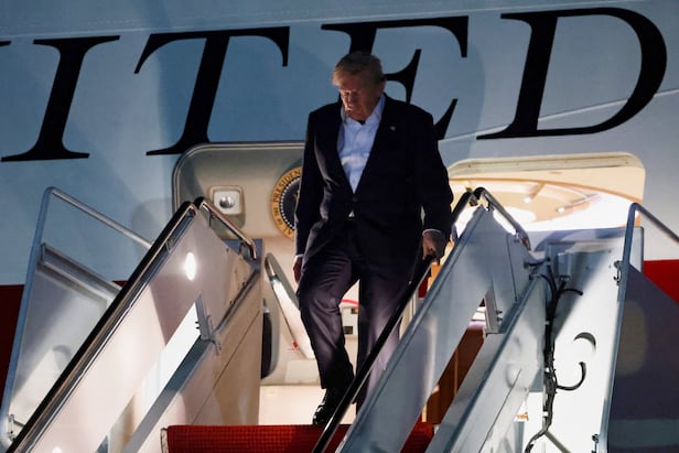 ���ε� Ʈ���� �̱� ������� ���� 7�� 9�� Ƣ��Ű������ ���� �ϴ뼭������ⱸ(NATO) ����ȸ�� ������ ��ġ�� īŸ���� ������ ���� ����� ����� ���������������� Ÿ�� �޸������� �ص�罺 �յ������� �����ϰ� �ִ�. /������ ���մ���